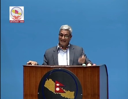 यादवमाथि भएको आक्रमणको गृहमन्त्रीले जवाफ दिनुपर्ने : मुख्य सचेतक लेखक