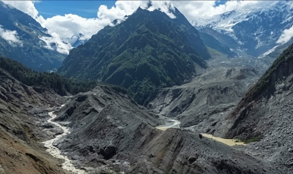७ मिनेटमा २२ किलोमिटरको विनाश : हिमालबाट खसेको हिउँले कसरी निम्त्यायो रसुवागढीको महाविपत्ति?