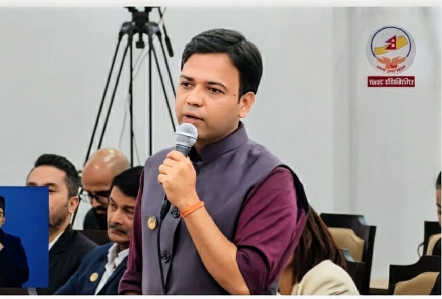 निजी क्षेत्र उठिसक्यो, सिंहदरबार अझै खरानीमै : महामन्त्री आचार्य