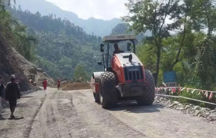 १८ दिनपछि खुल्यो पृथ्वी राजमार्गको कृष्णभिर, दुईतर्फी यातायात सञ्चालन