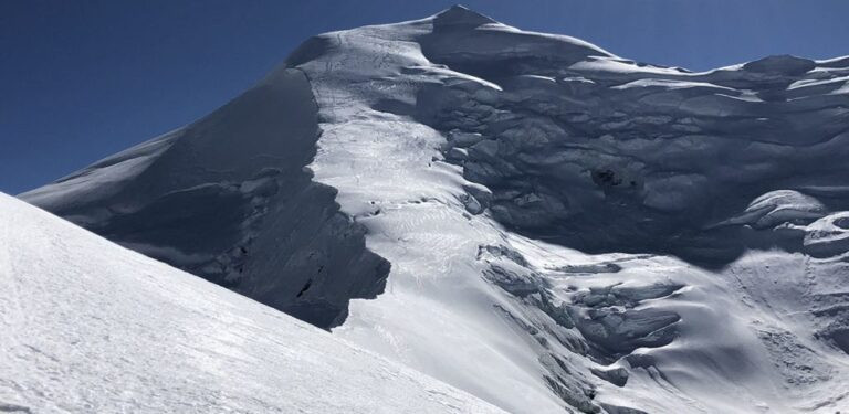 मनाङको हिमलुङ हिमालमा हिमपहिरो, १० नेपाली बेपत्ता