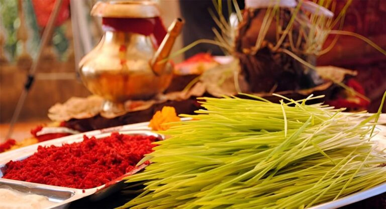 दसैँको टीकाको दोस्रो दिन पनि मान्यजनबाट आशीर्वाद लिने क्रम जारी